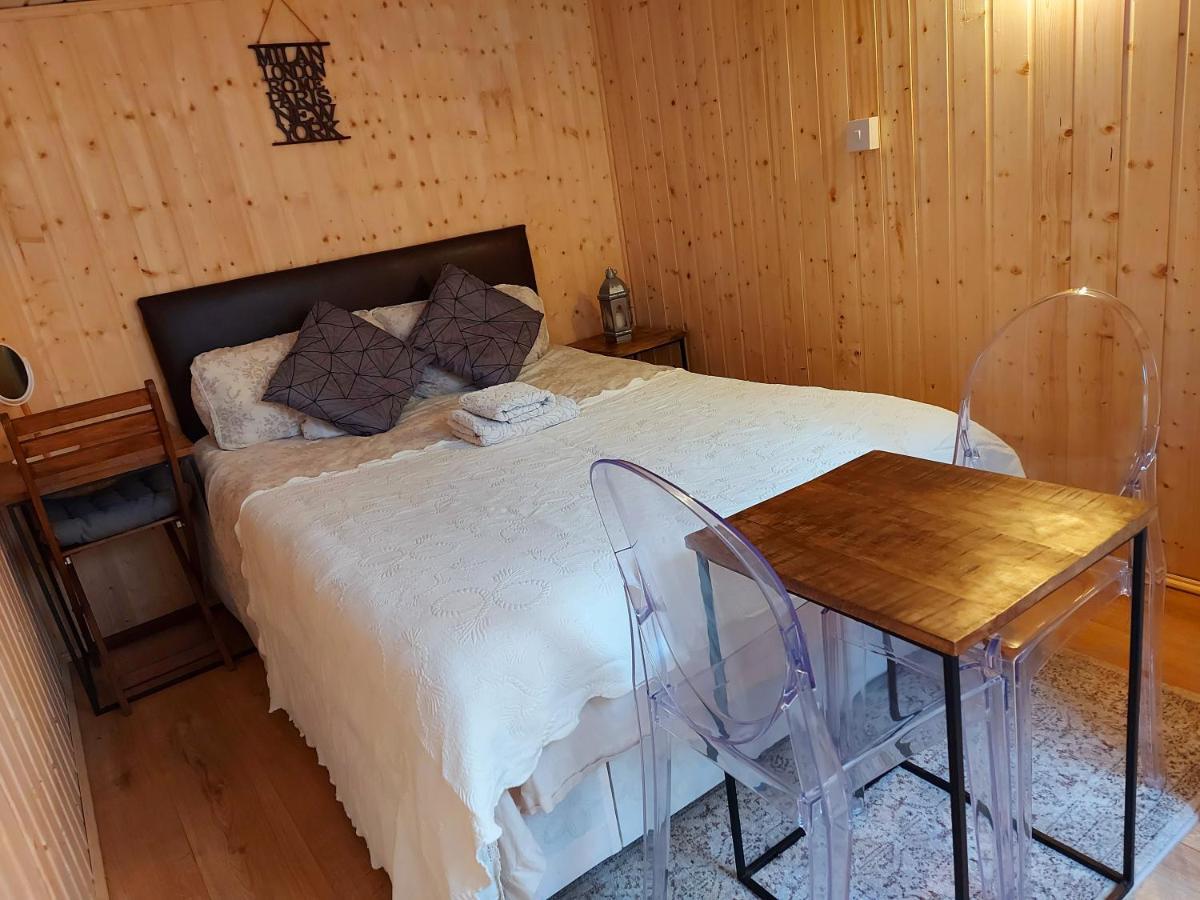 Pretty Studio With A Private Terrace London Exteriör bild